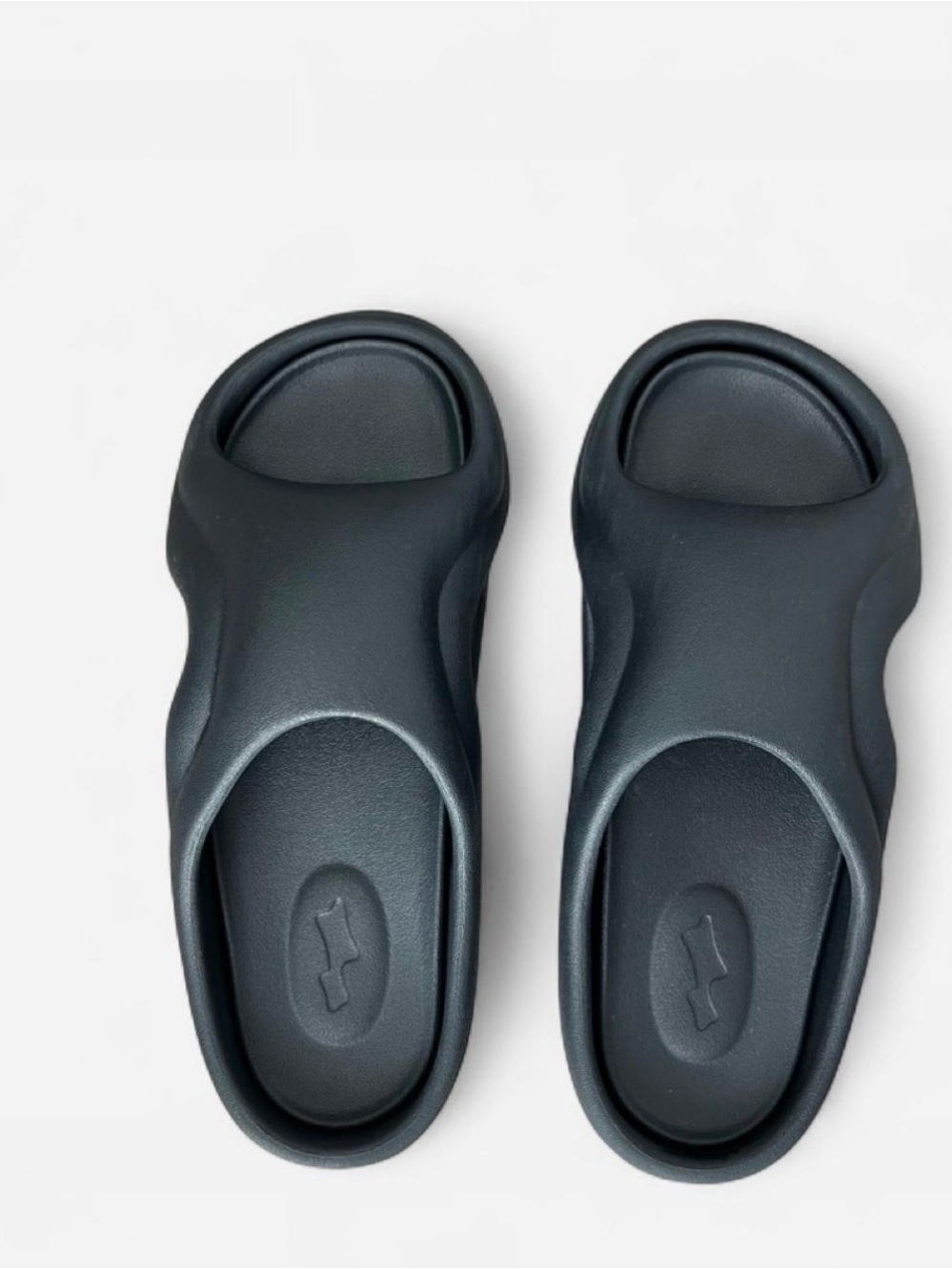 Skylrk Justin Bieber Beach Slide Size 7 in Cave